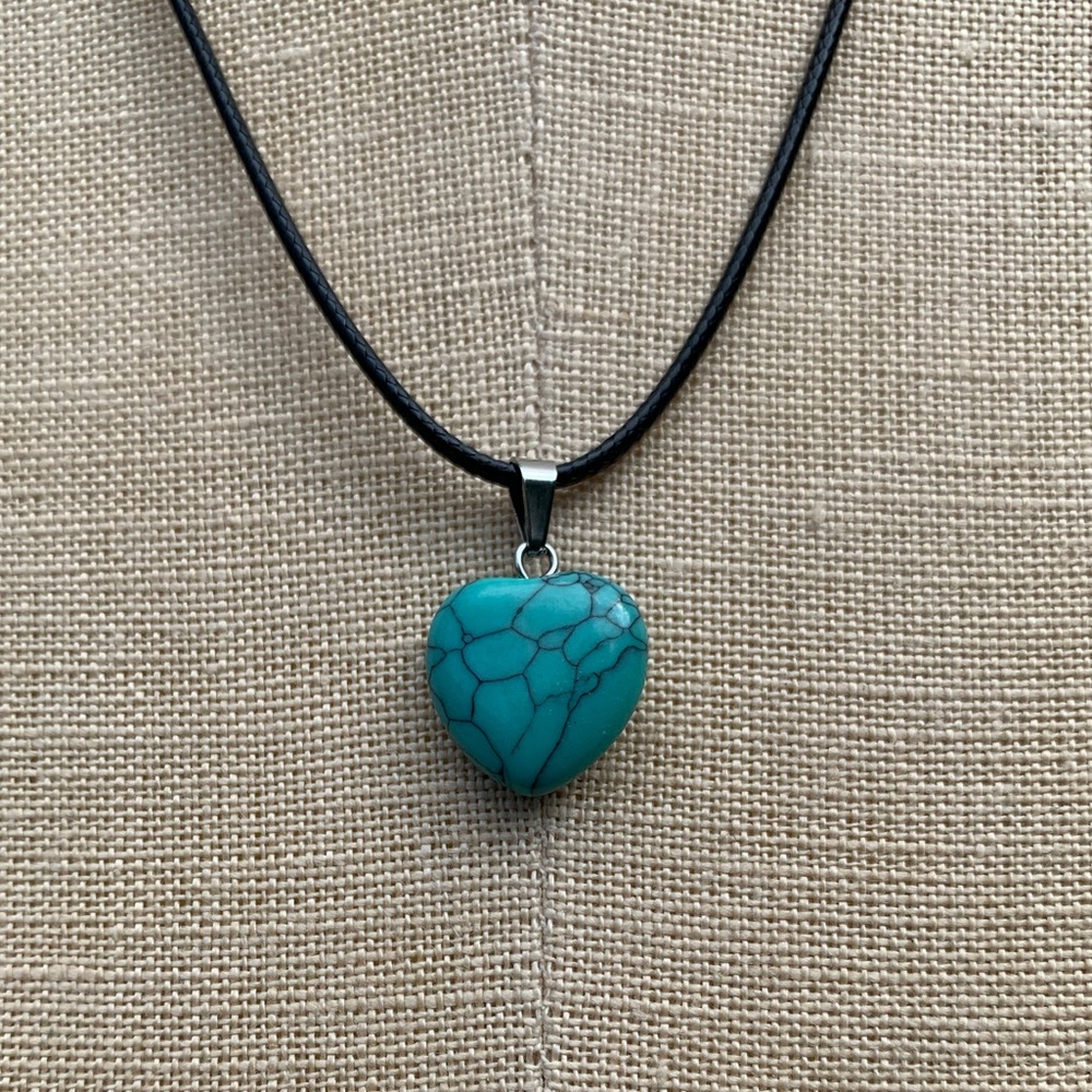 Handmade Genuine Stone Heart Amulet Necklace - Picture 5 of 12
